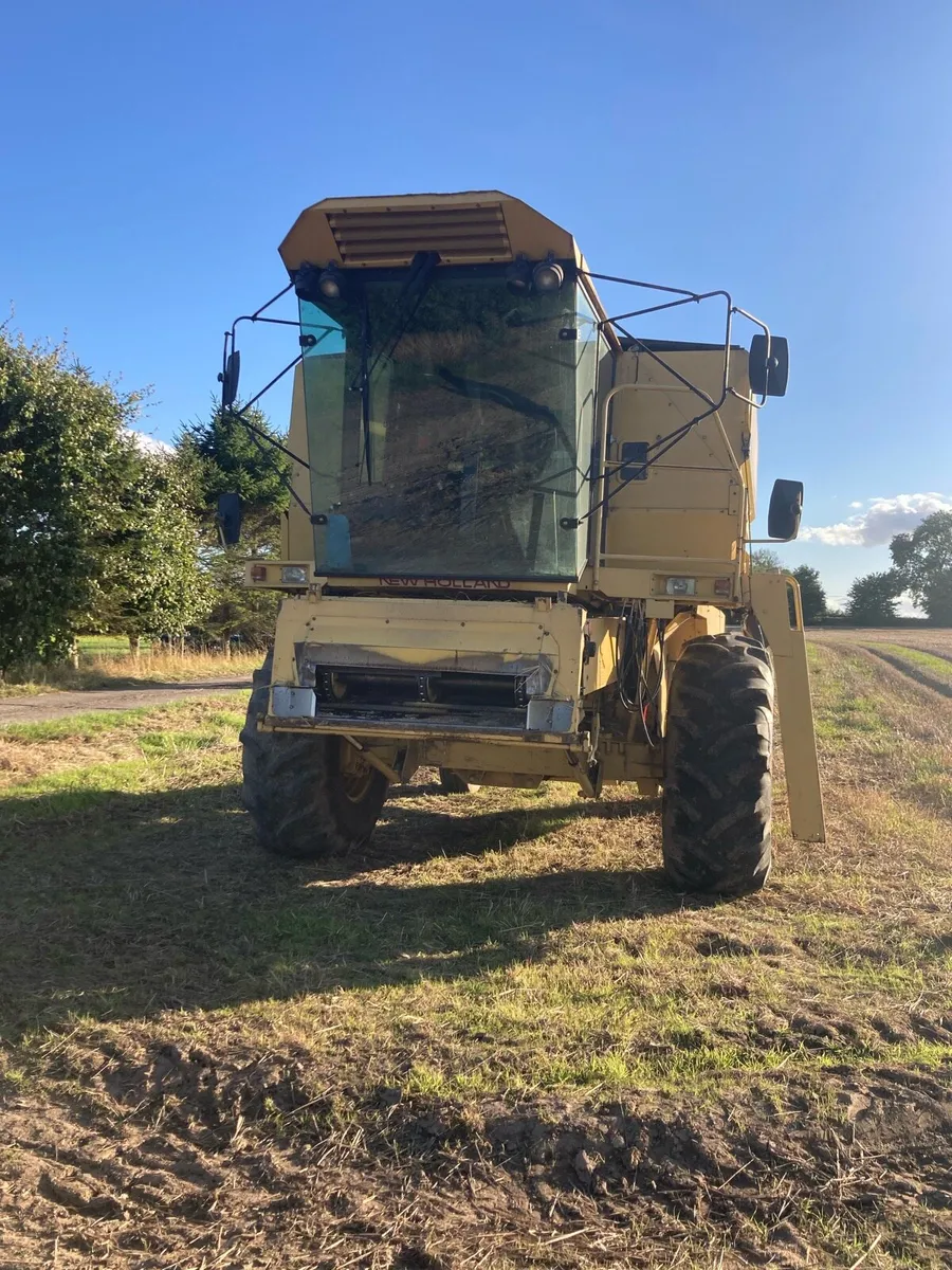 New Holland TX 32 - Image 1