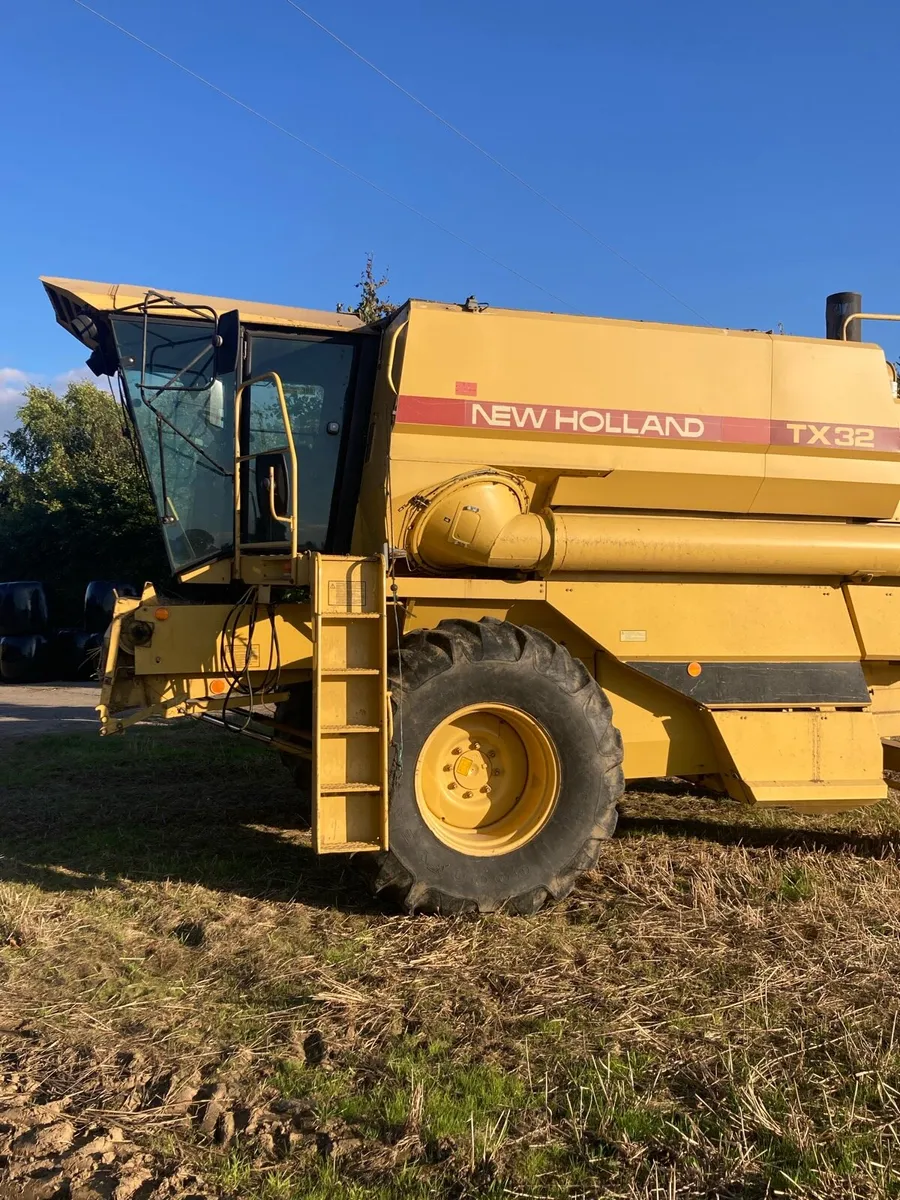 New Holland TX 32 - Image 2