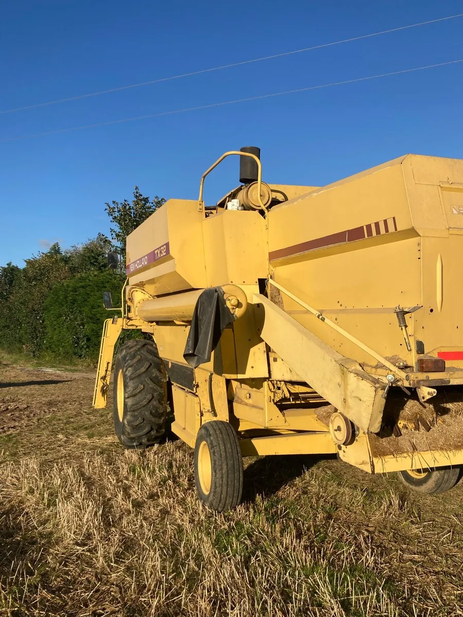 New Holland TX 32 - Image 3