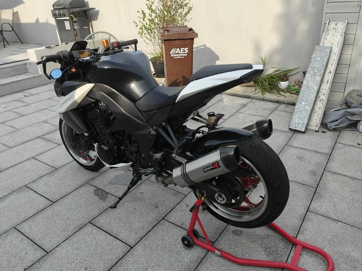 Kawasaki Z1000 - Image 1
