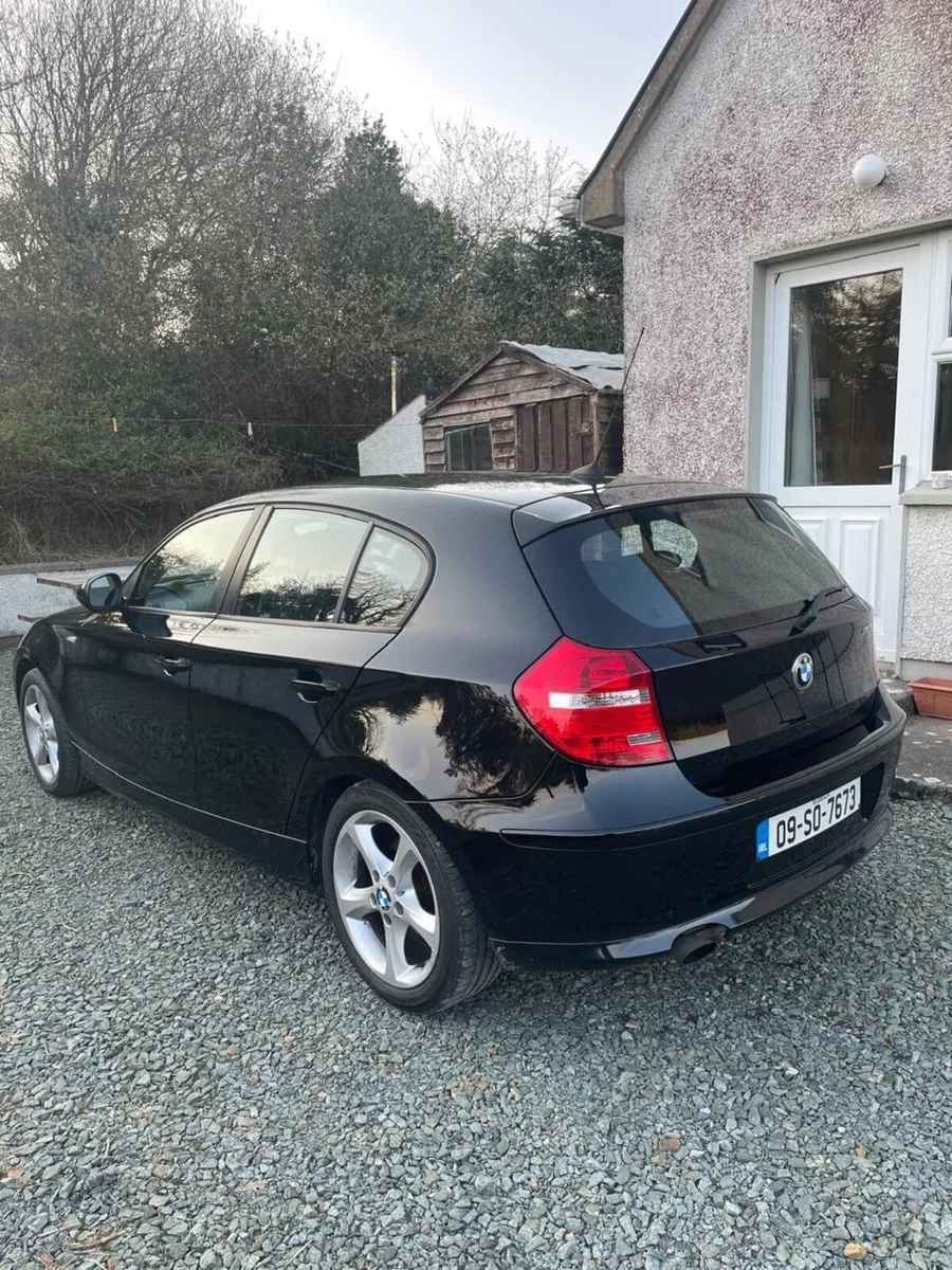 BMW 1-Series 2009 - Image 1