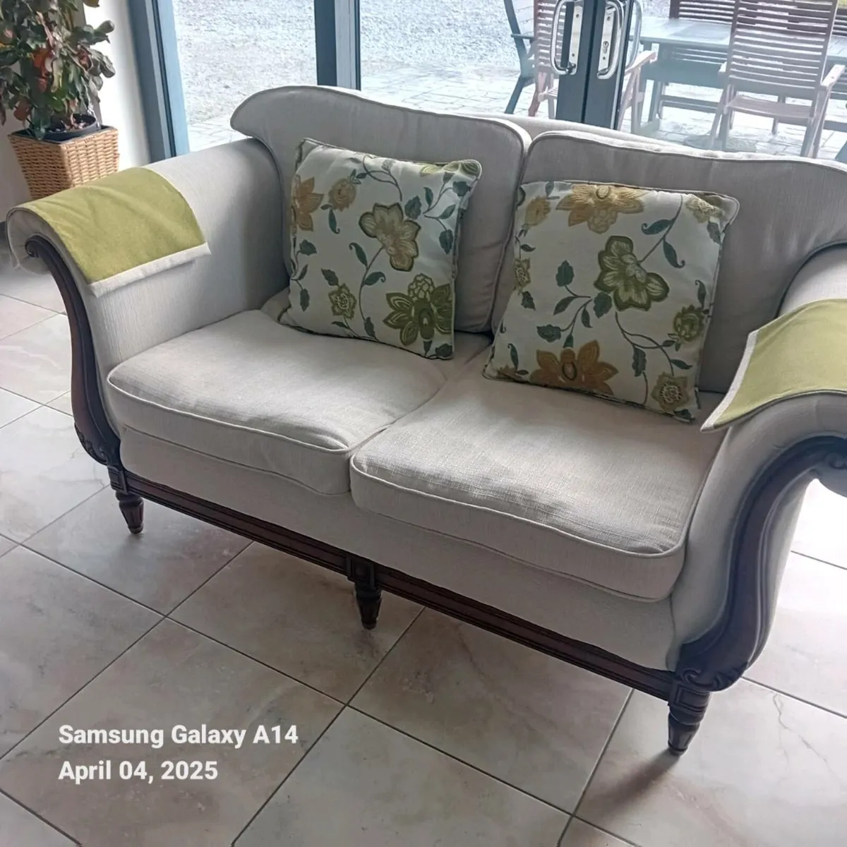 2.5 seater finline designer sofa - Image 2