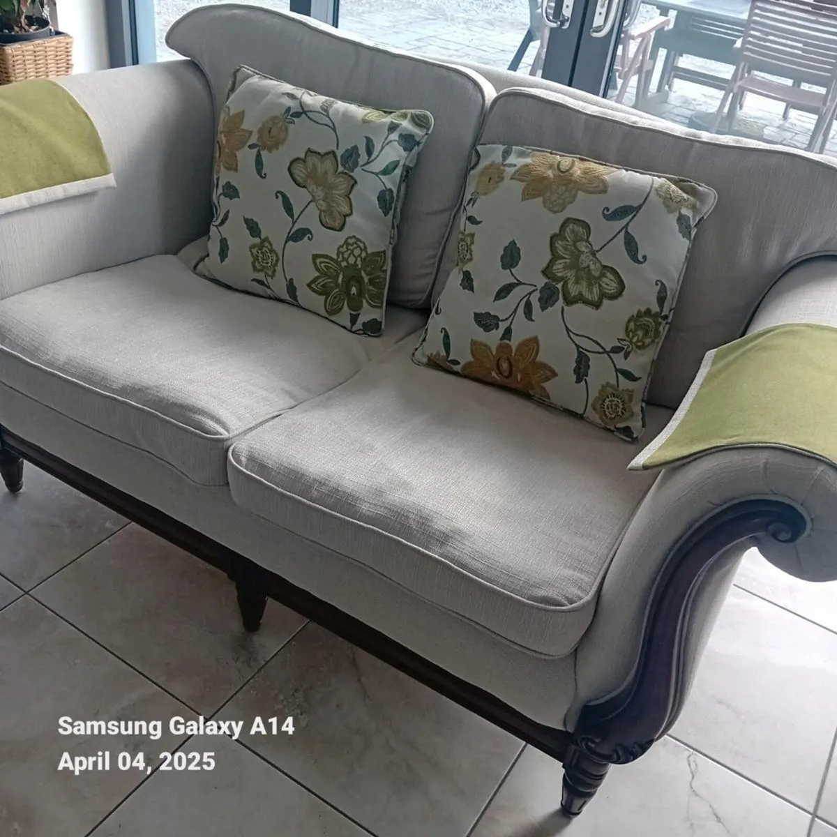 2.5 seater finline designer sofa - Image 4
