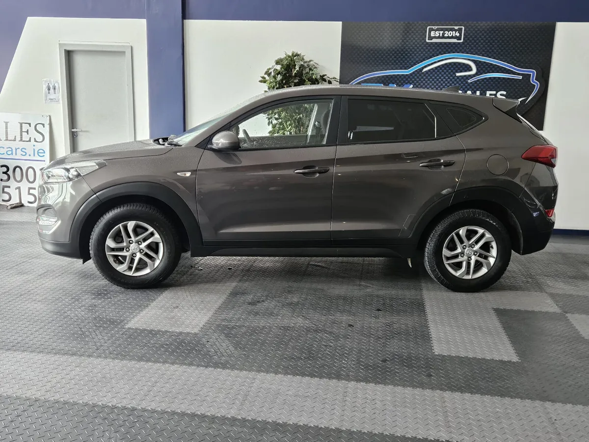 17 HYUNDAI TUCSON SE EDITION - Image 3