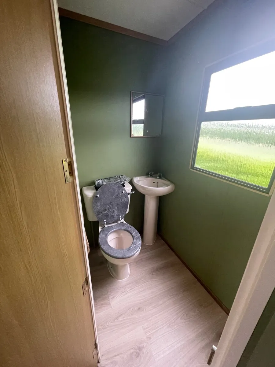 Mobile home freshly renovated - Image 3