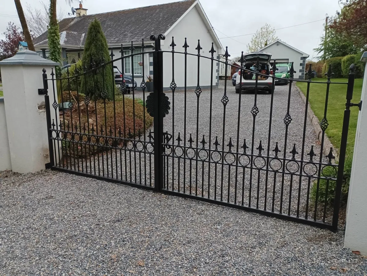 Gates - Image 1