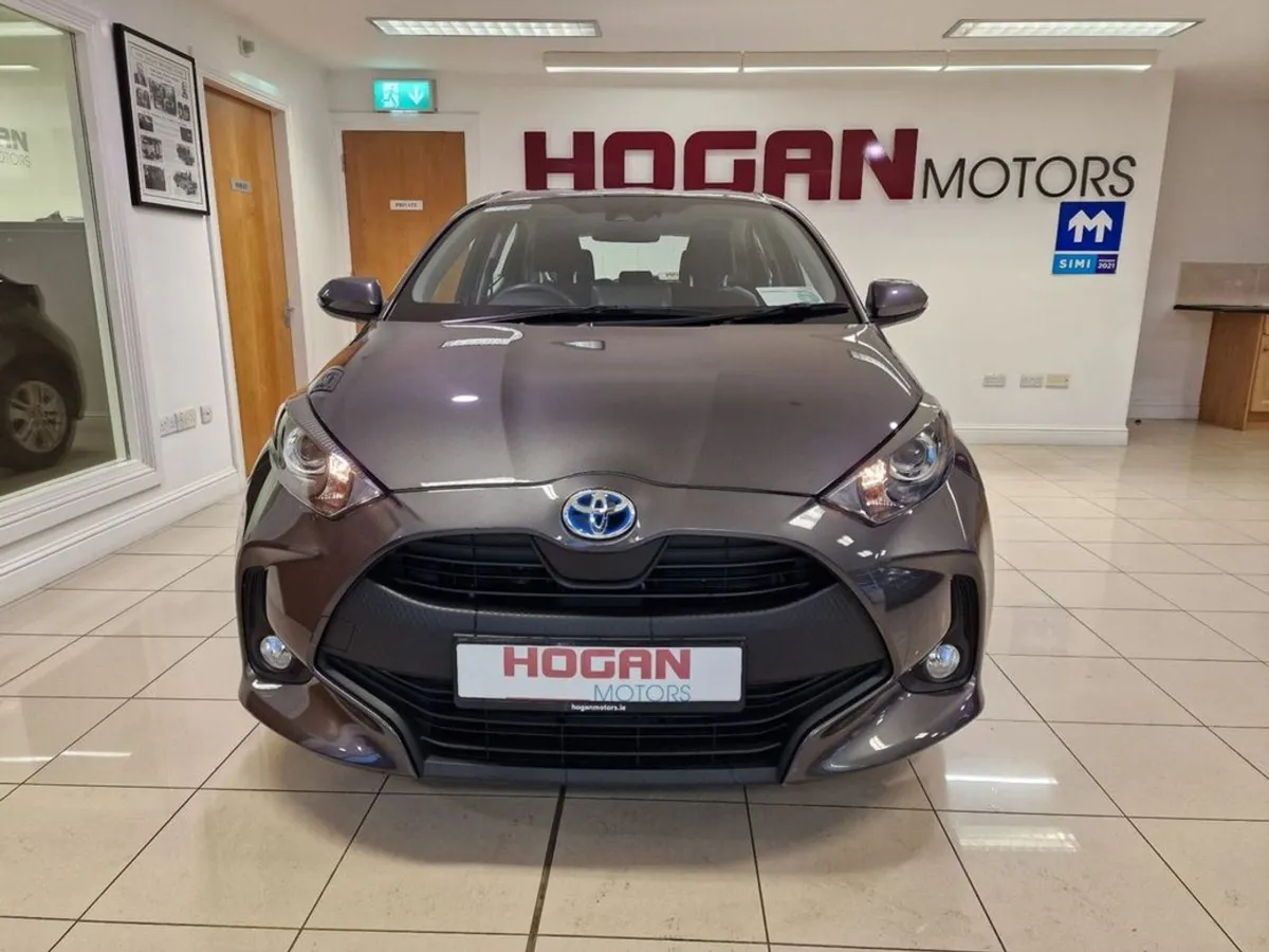 Toyota Yaris Hybrid Luna Automatic - Image 2