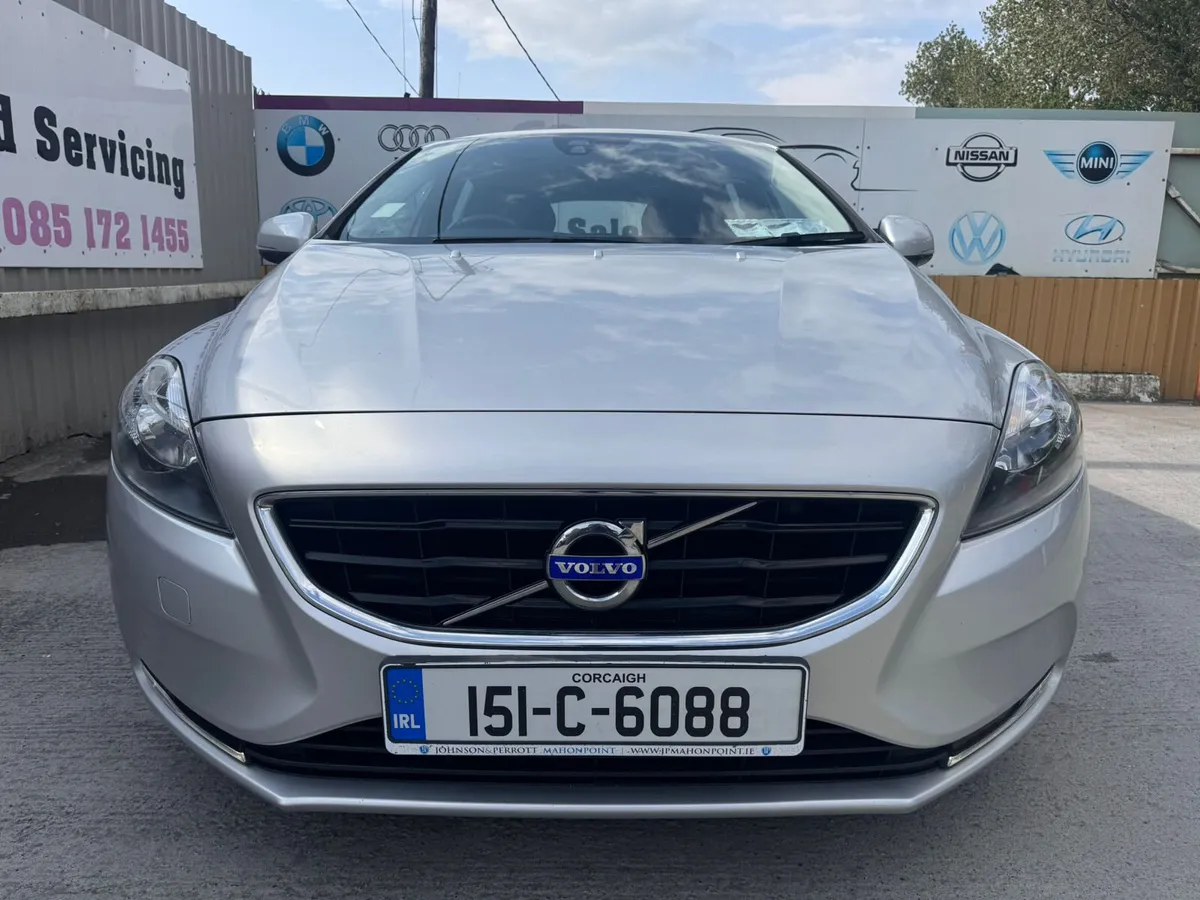 151 Volvo V40 1.6D Leather Warranty - Image 4