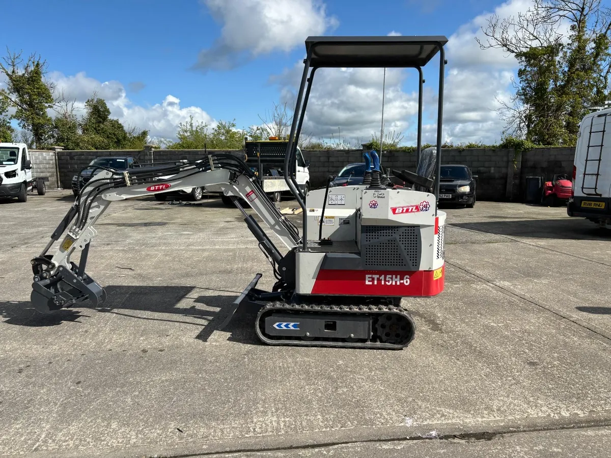 Briggs & Stratton Powered BTTL 1.5 Ton Mini Digger - Image 3