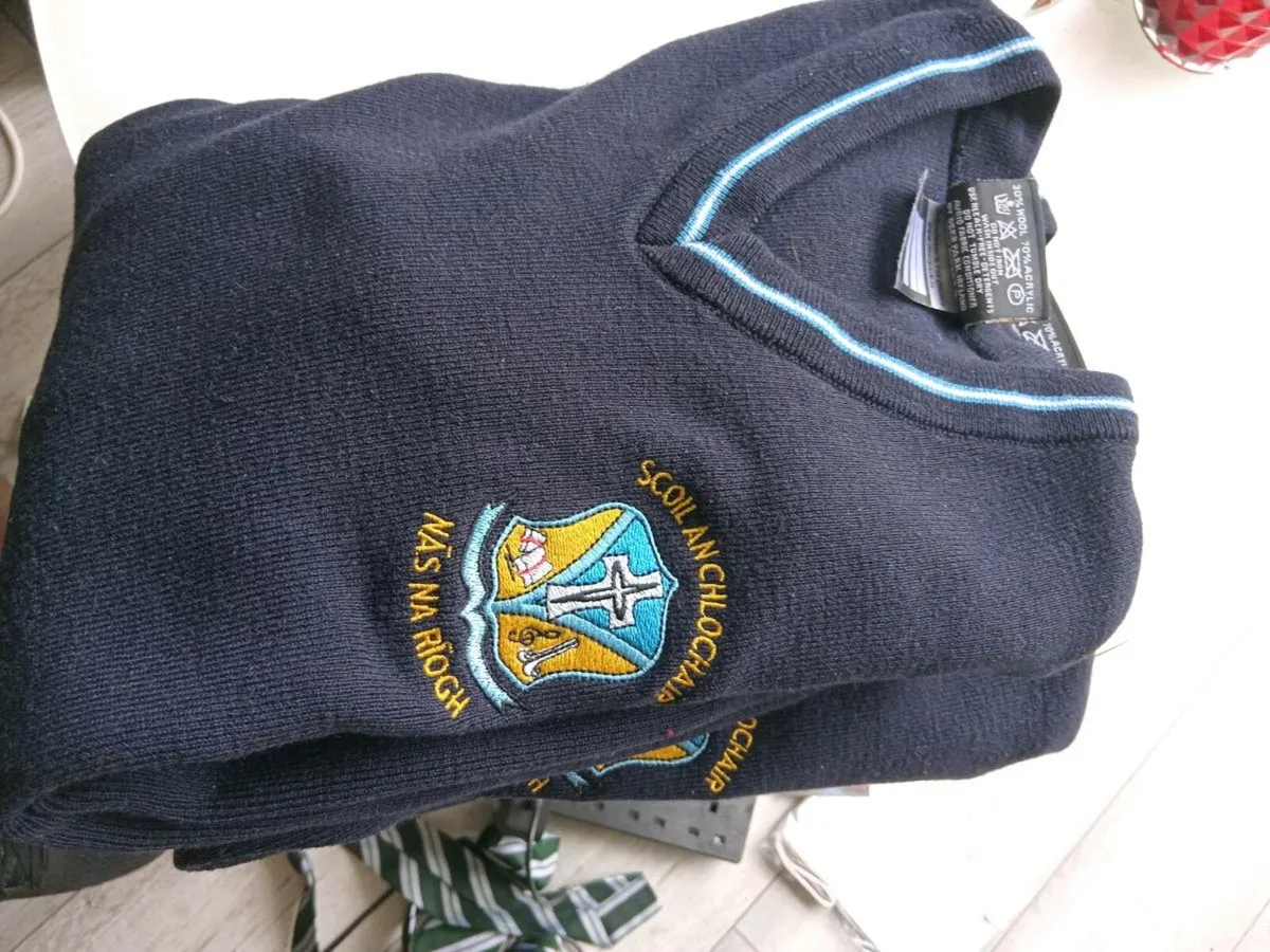 School uniforms - Image 3