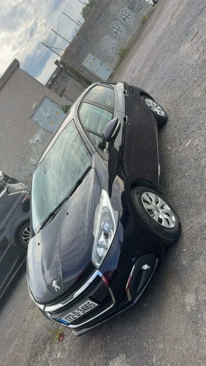 Peugeot 208 - Image 1