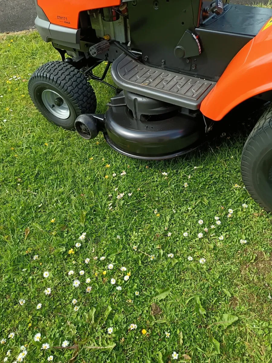 Husqvarna ride on lawnmower - Image 3
