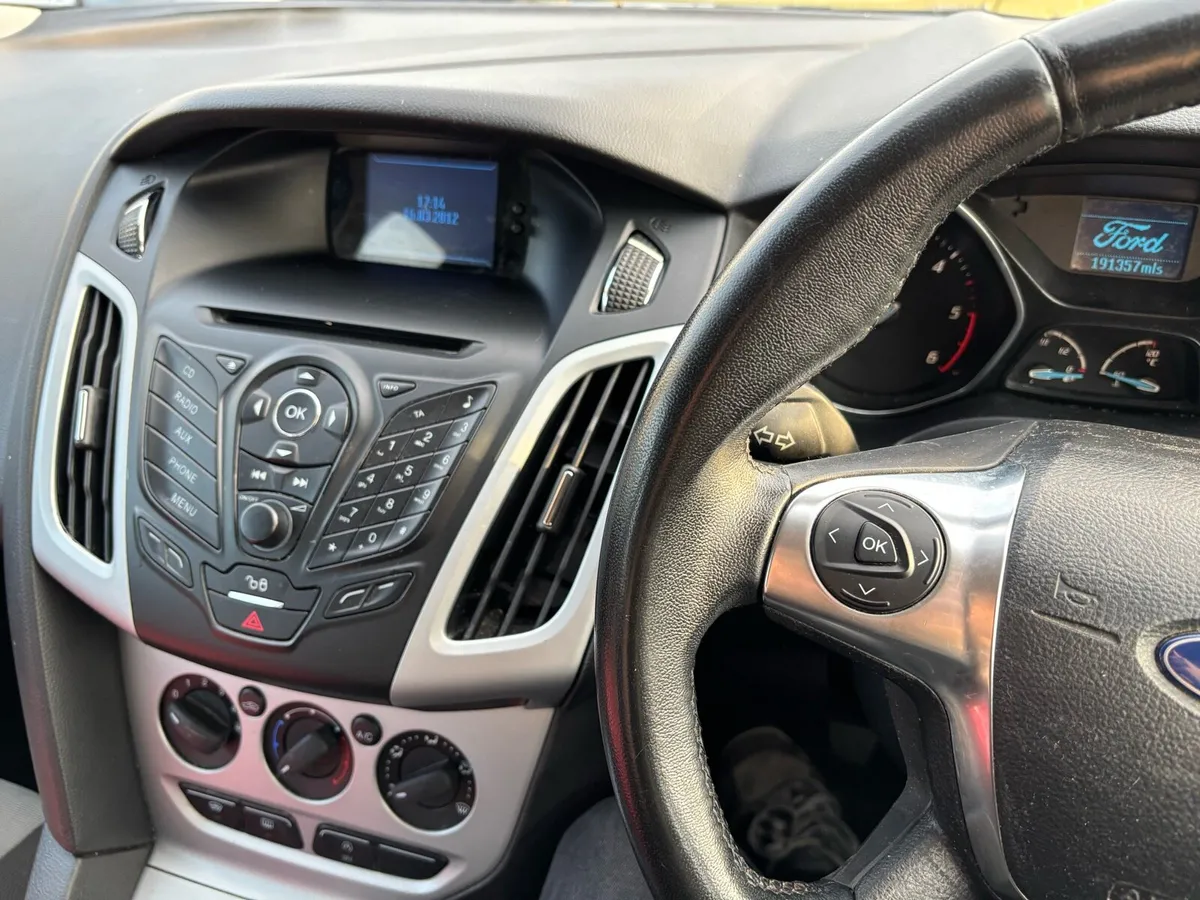 Ford Focus 1.6 TDCI Zetec 113BHP 5DR - Image 2