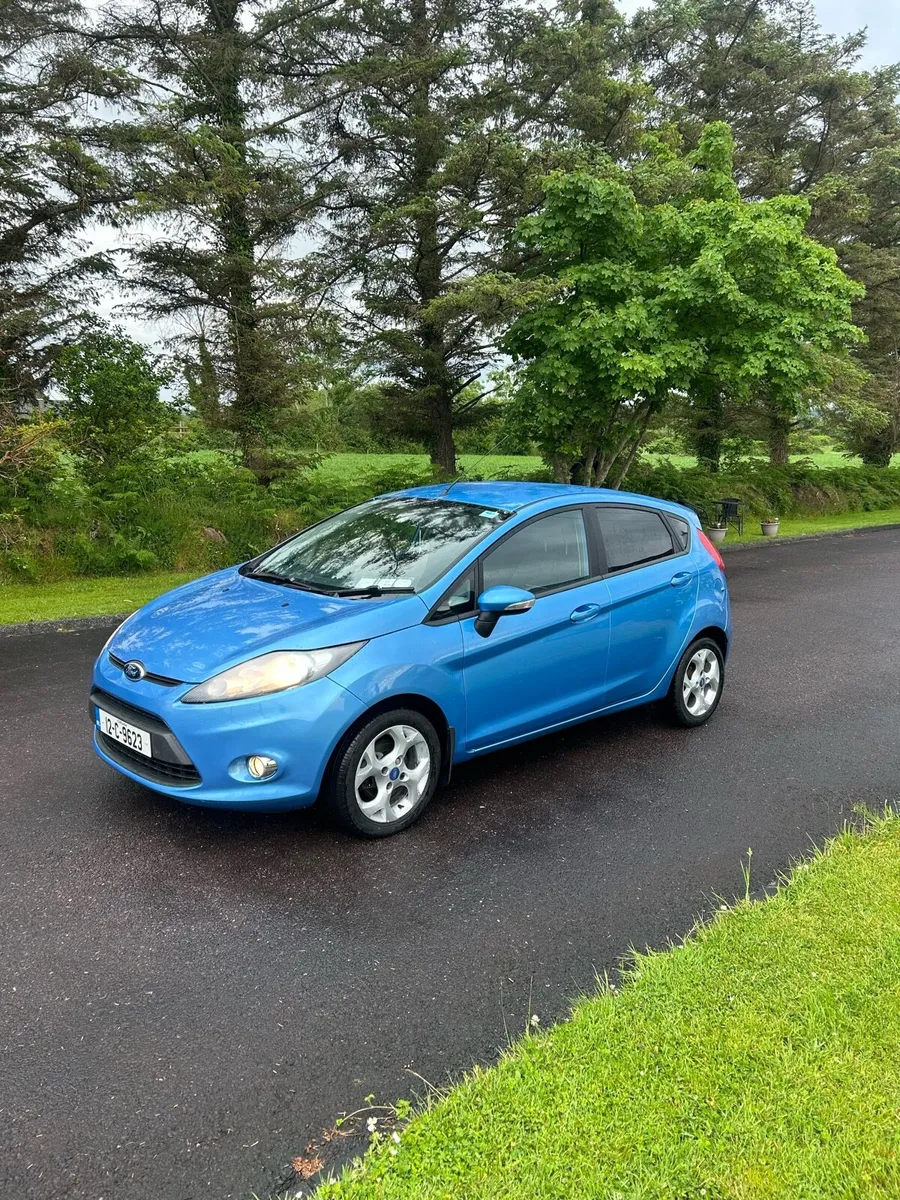 Ford fiesta 2012 AUTOMATIC LOW KM’S - Image 1