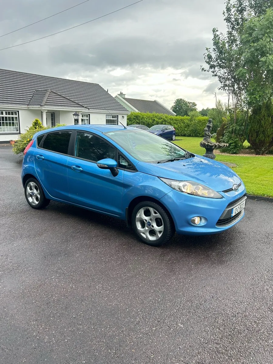 Ford fiesta 2012 AUTOMATIC LOW KM’S - Image 2