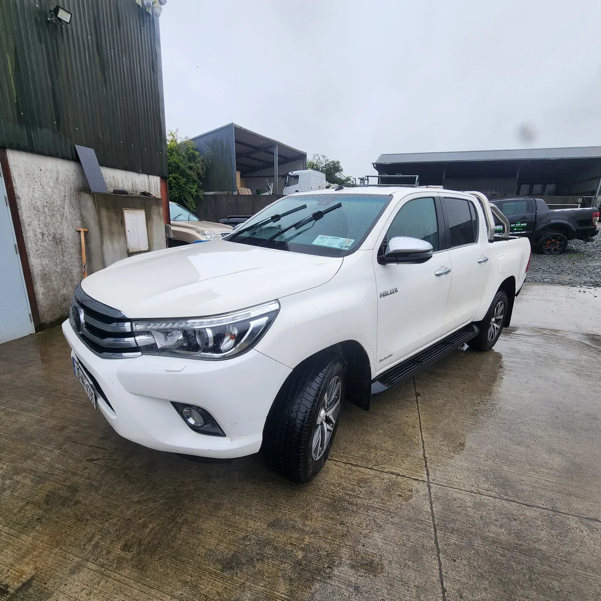 2018 Toyota Hilux Invincible - Image 3