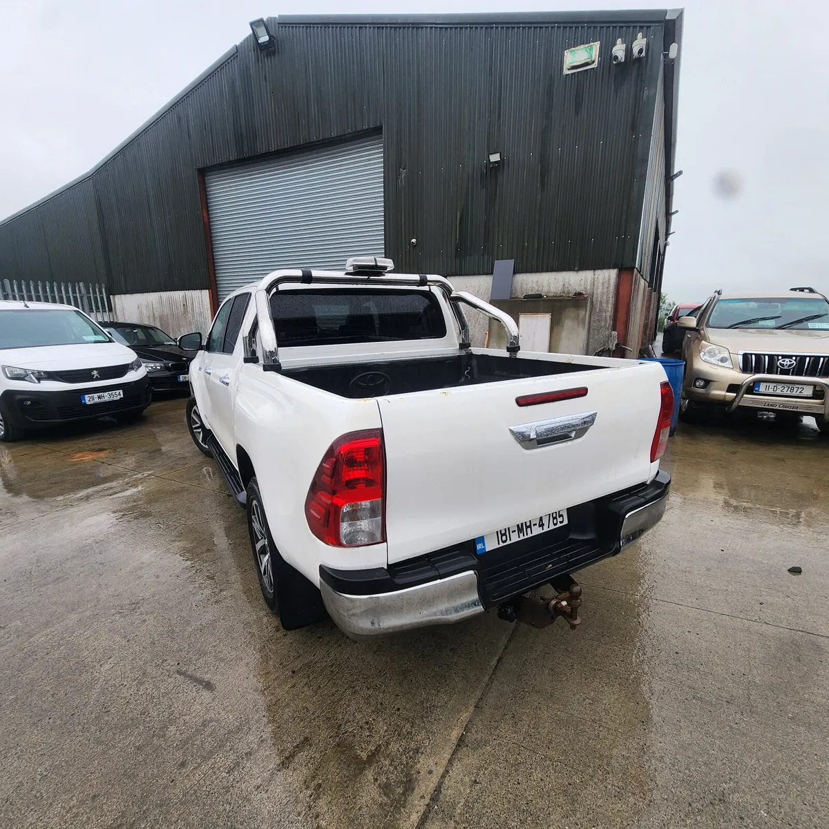 2018 Toyota Hilux Invincible - Image 4