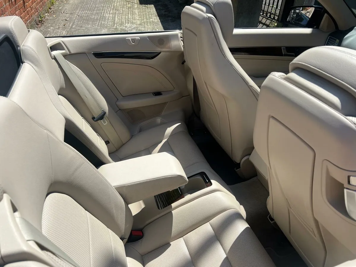 Mercedes  E220 Convertible - Image 2