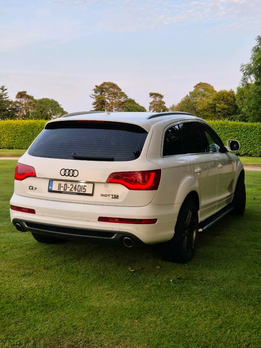 Audi Q7 S-LINE Quattro Crewcab - Image 3