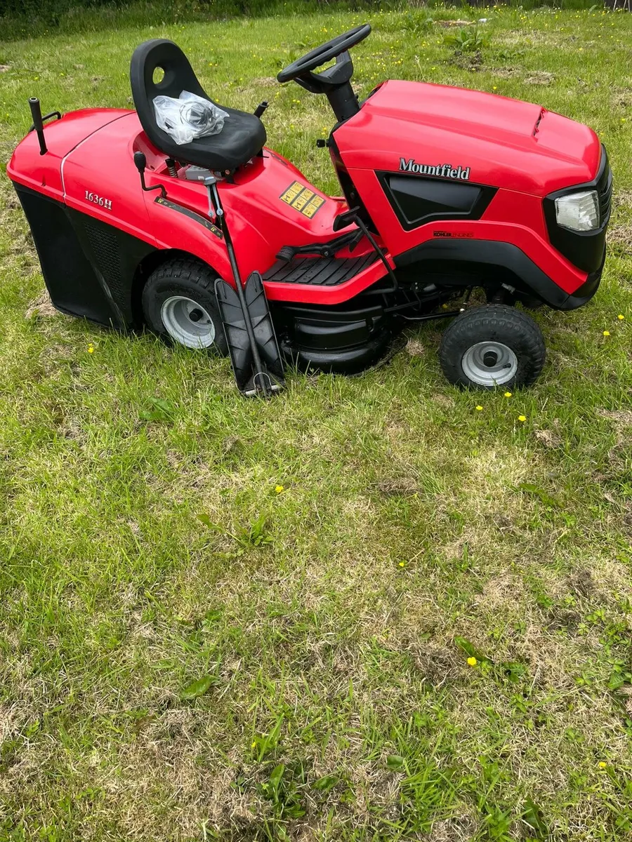 Mountfield petrol ride on lawnmower - Image 2