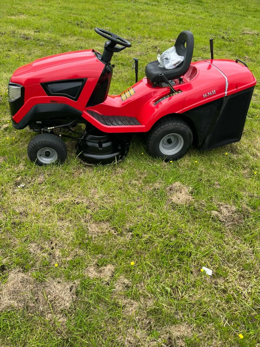 Mountfield petrol ride on lawnmower - Image 4