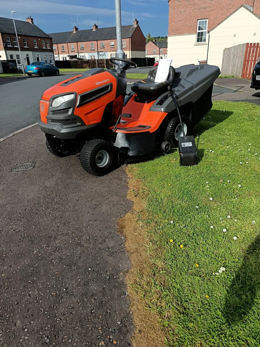 Husqvarna ride on lawnmower - Image 1