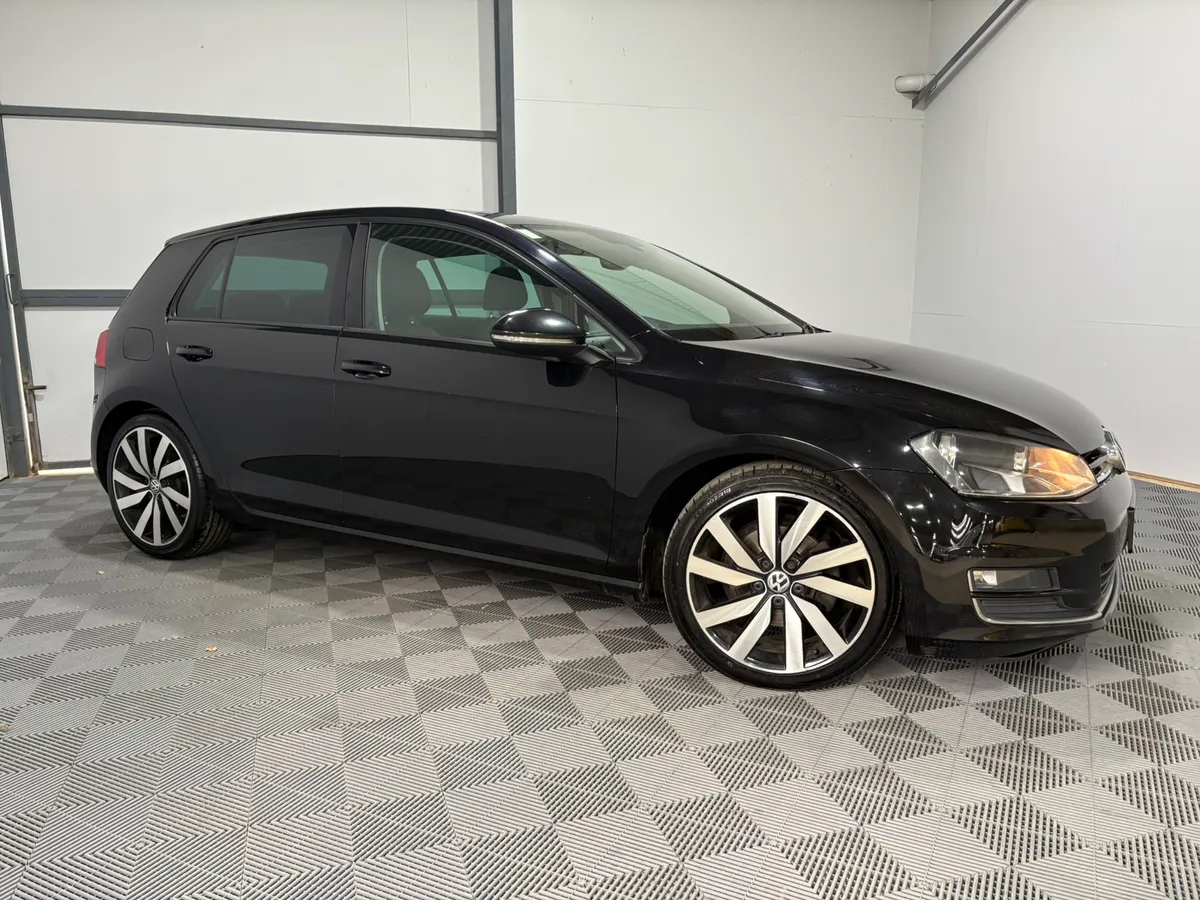 Volkswagen Golf GT Highline 2.0 TDi 150 Bhp - Image 3