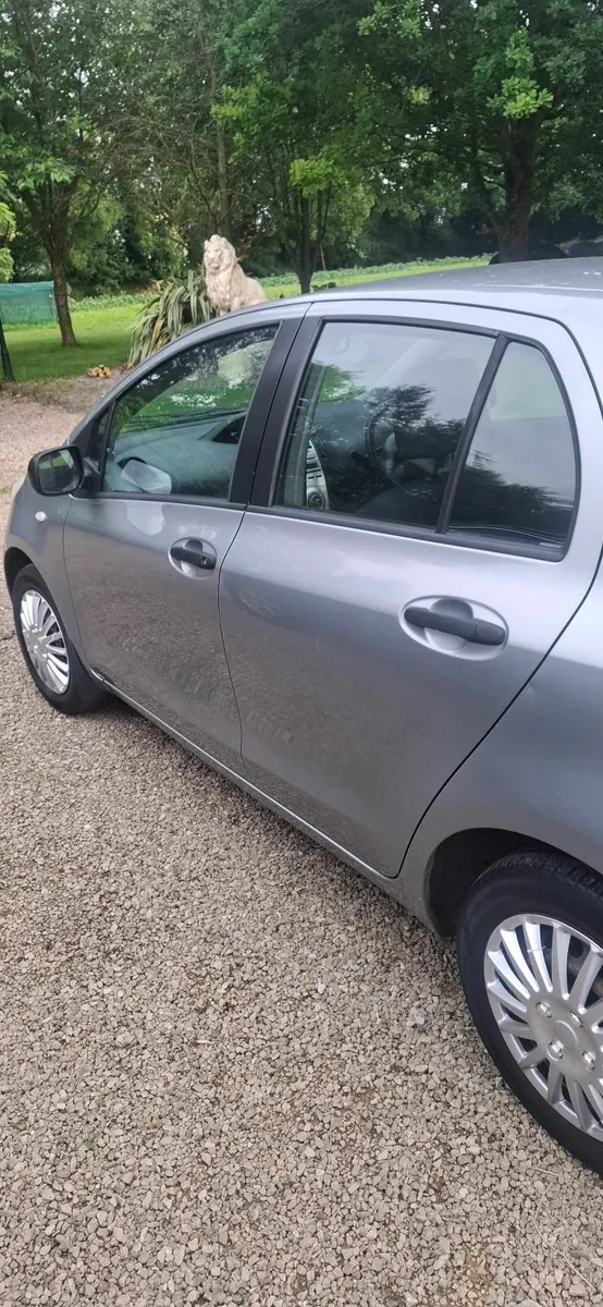 Toyota Yaris 2006 - Image 2
