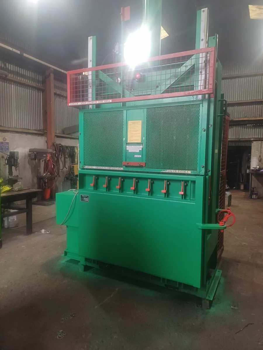 Waste compactor baler - Image 3
