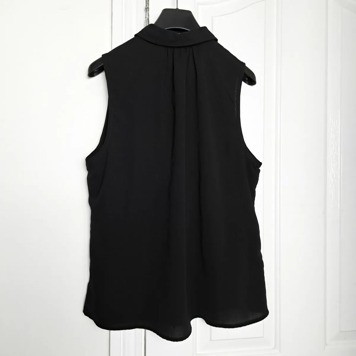 Vero Moda Black Sleeveless Blouse Neck Bow Tie L - Image 3