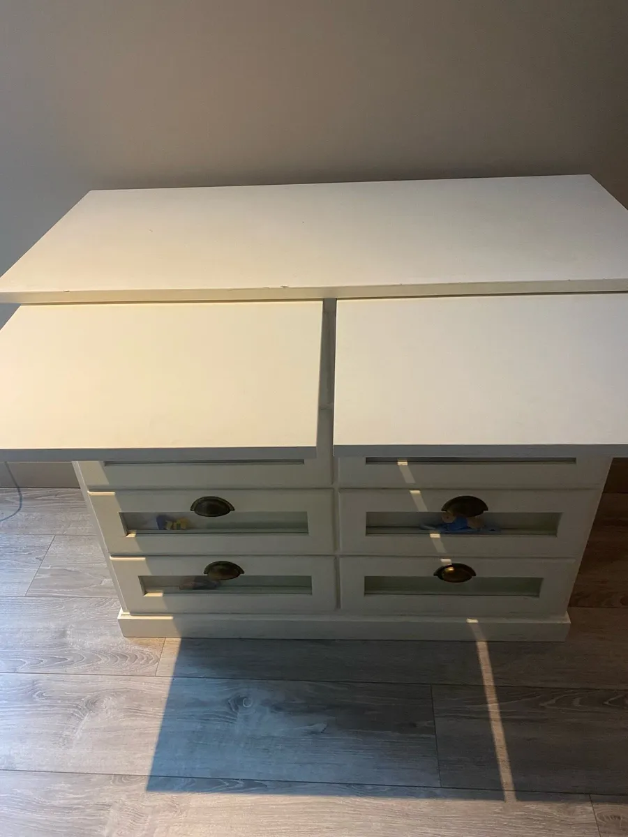 Baby changing table - Image 4