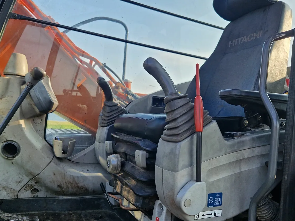 Hitachi zaxis 130 - Image 4