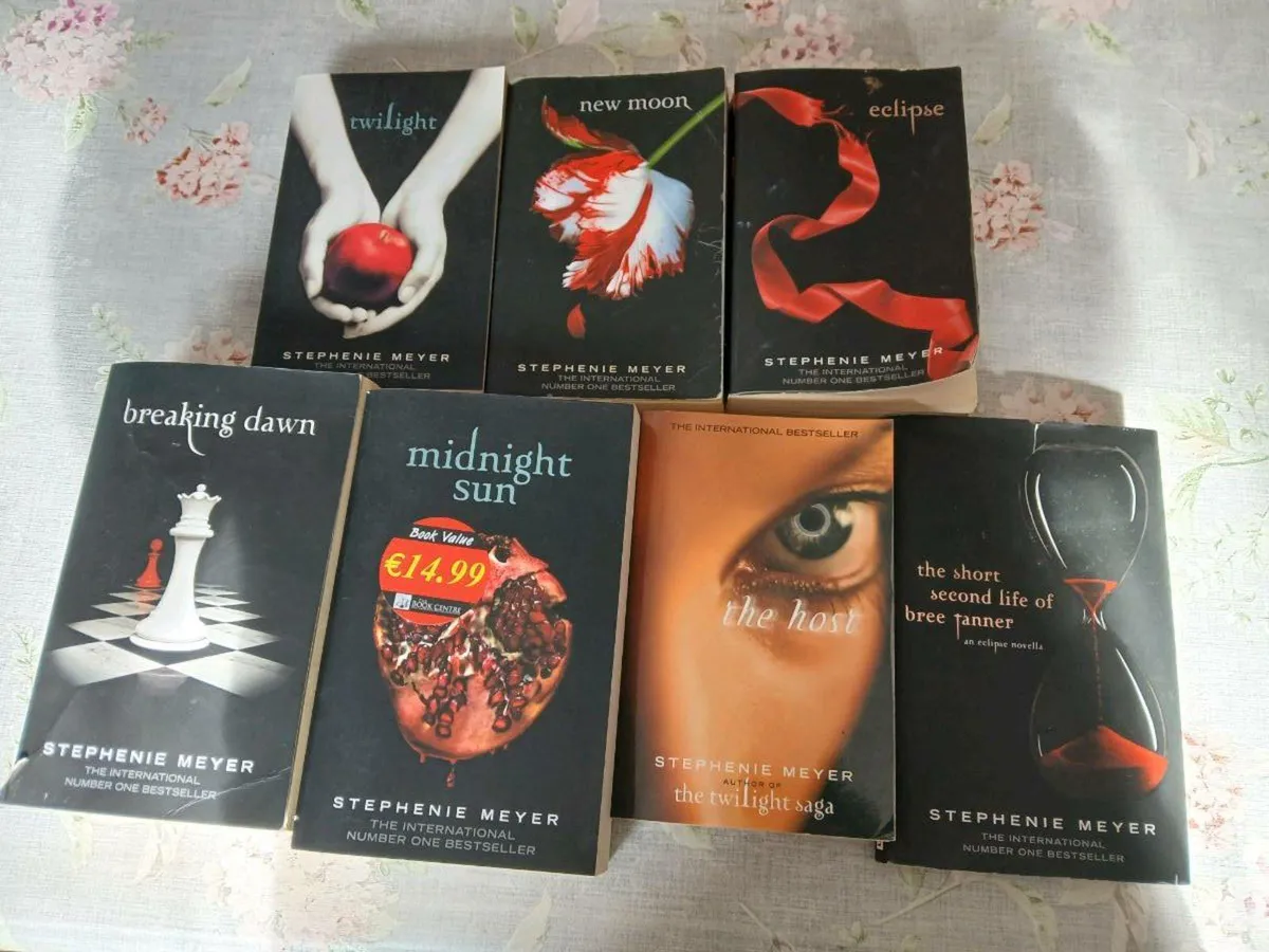 Complete Twilight Saga Prequels & Spin Offs Bundle - Image 1