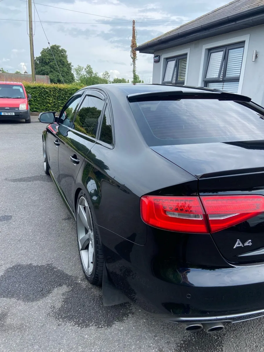 Audi A4 b8.5 S-line (2.0 TDI) - Image 4