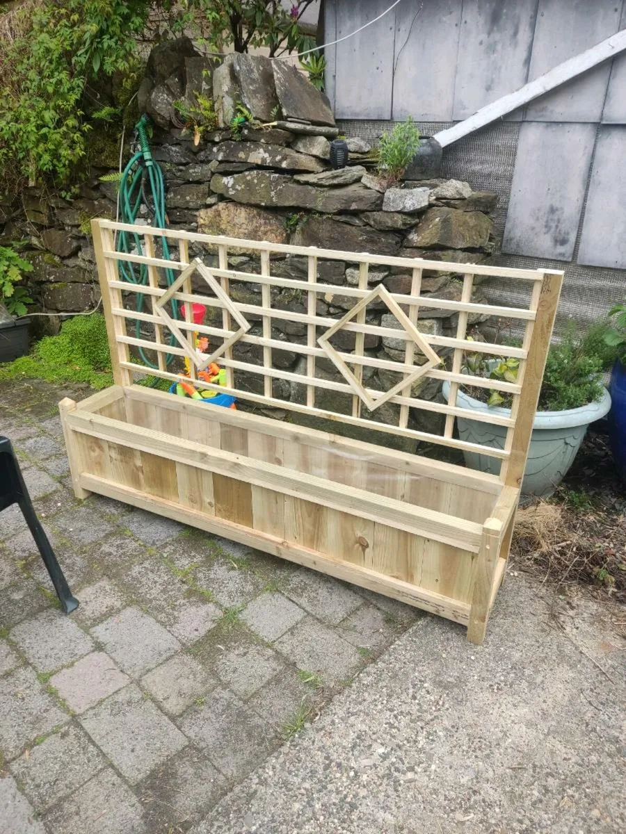 Trellis Planter - Image 1
