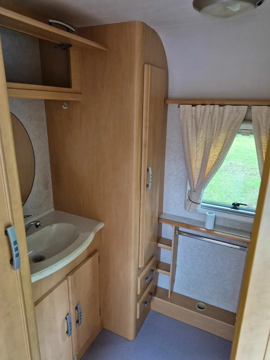 Caravan - Image 4