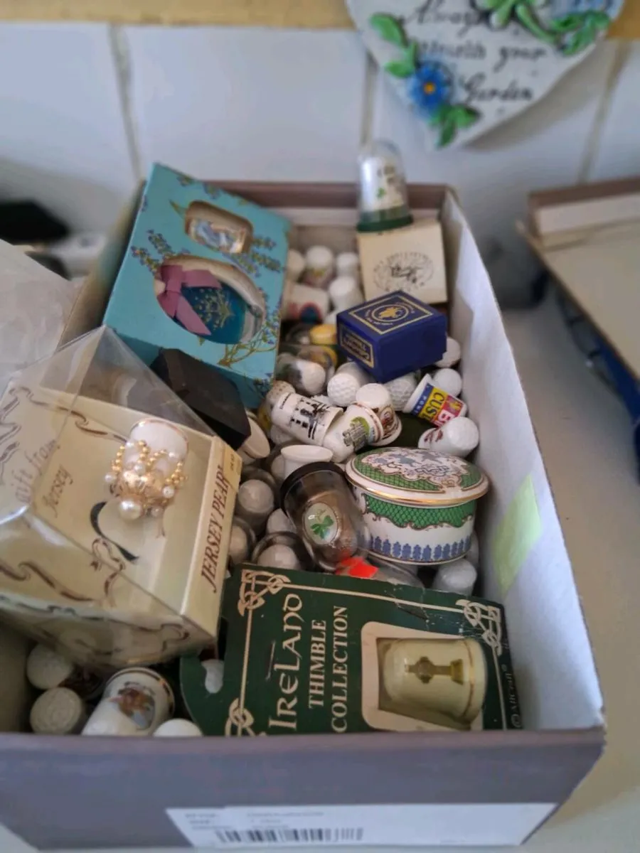 Thimbles and Limoges Castel ashtray - Image 3