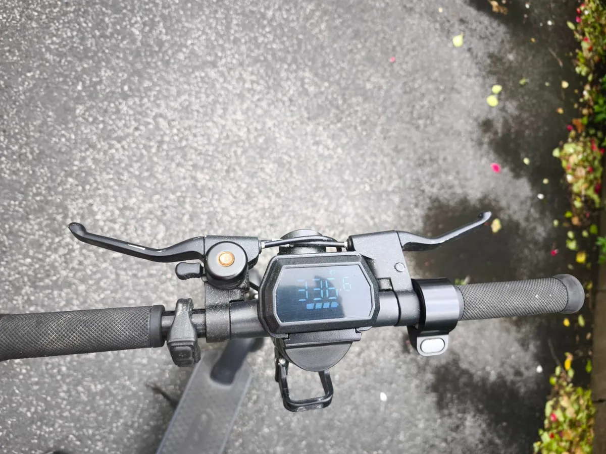 Carrera scooter - Image 1