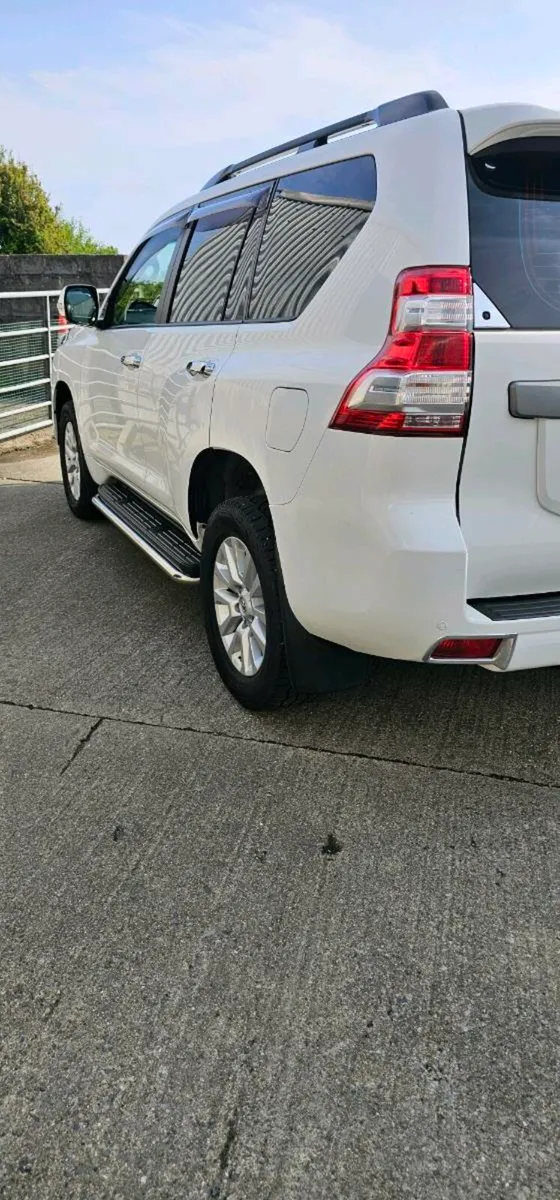 2017 Toyota Land Cruiser - Image 3