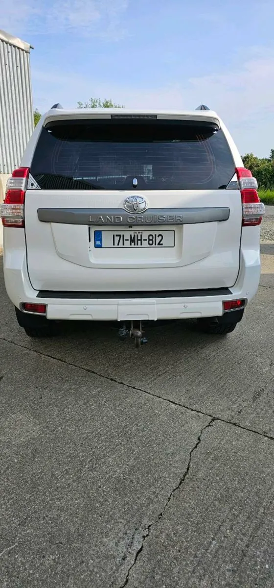2017 Toyota Land Cruiser - Image 4