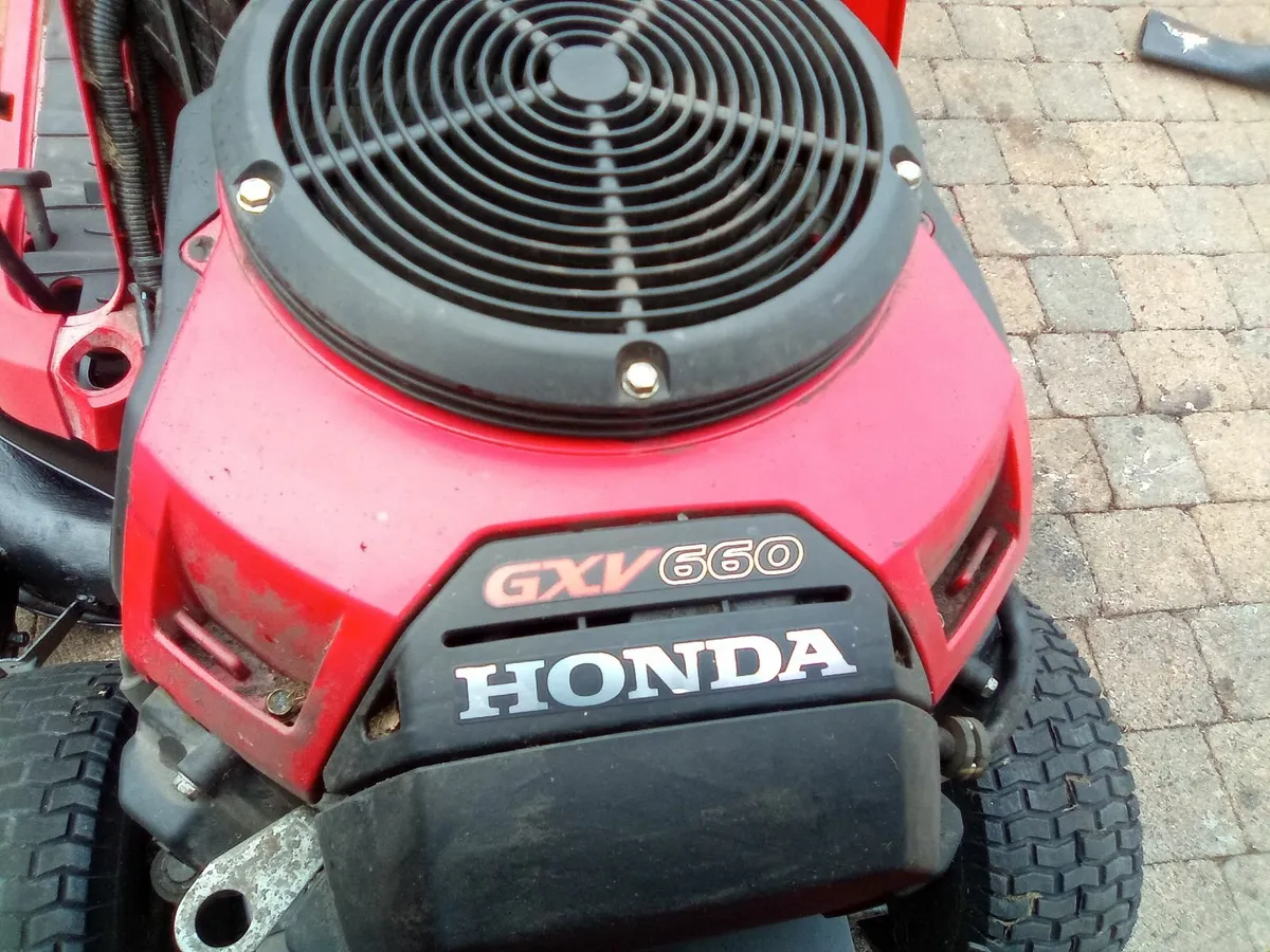 Honda ride on lawnmower - Image 2