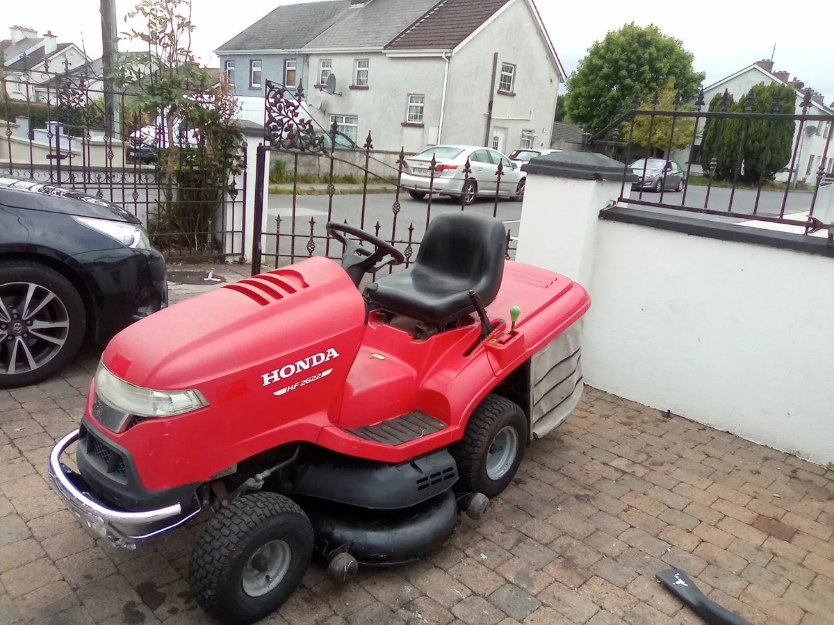 Honda ride on lawnmower - Image 3