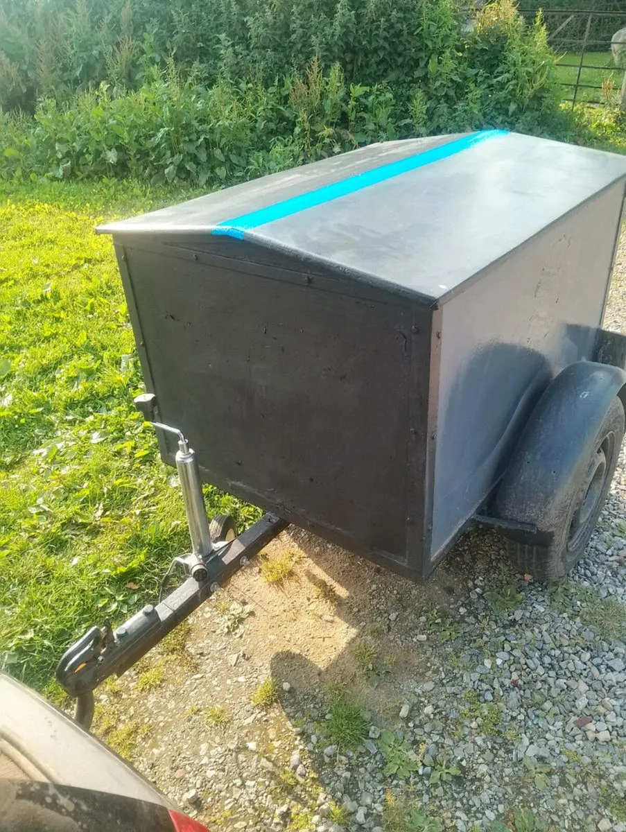 Trailer - Image 1