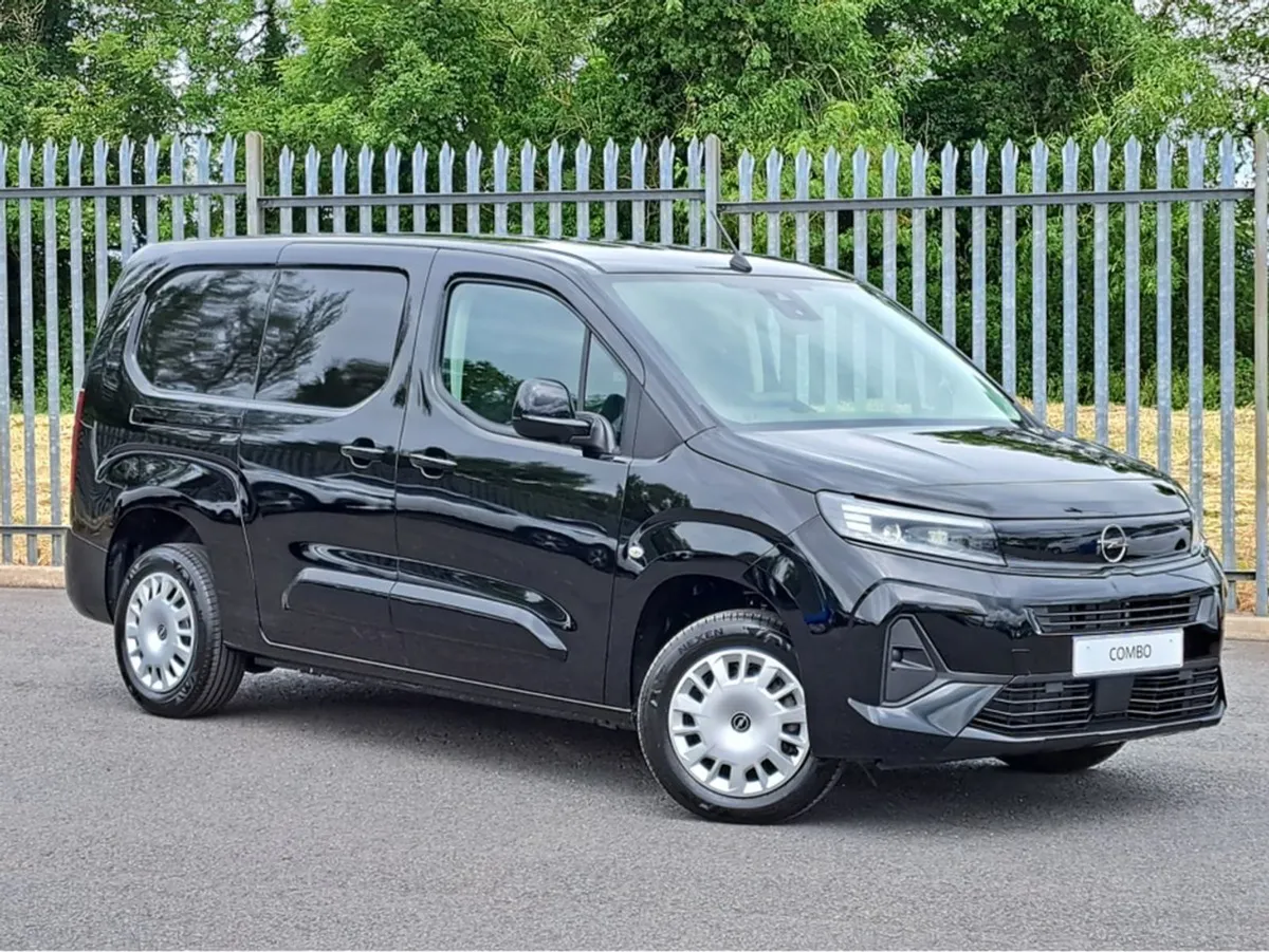Opel Combo Sportive 1.5td 100HP L2h1  reversing C - Image 3