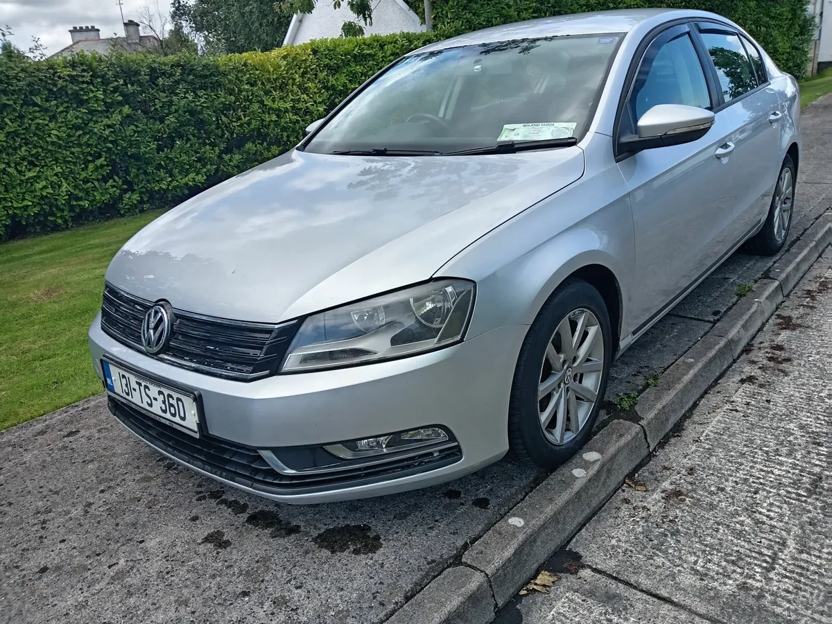 2013 Volkswagen Passat  tax 09/25 - Image 4