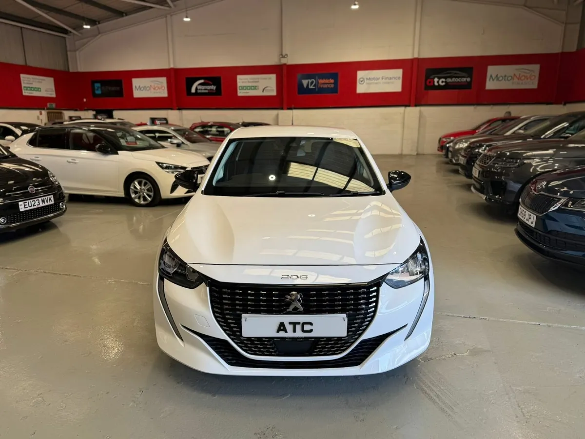 2023 Peugeot 208 1.2  Allure Premium Plus - Auto - Image 4