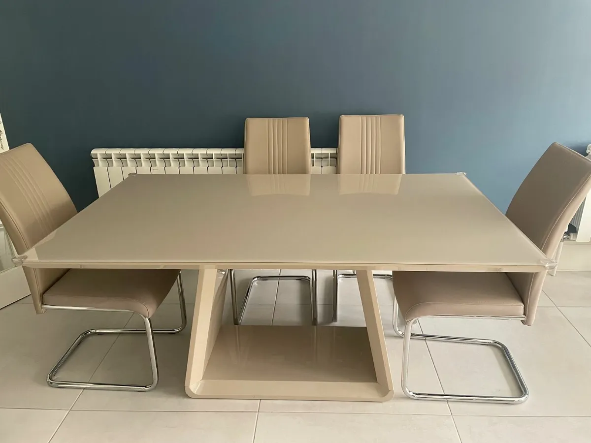 Dining Room Table & Chairs - Image 2