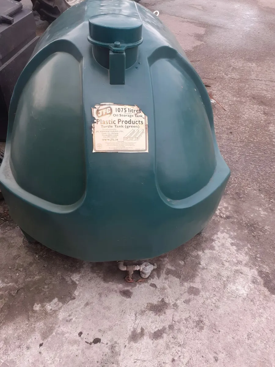 Oil tank