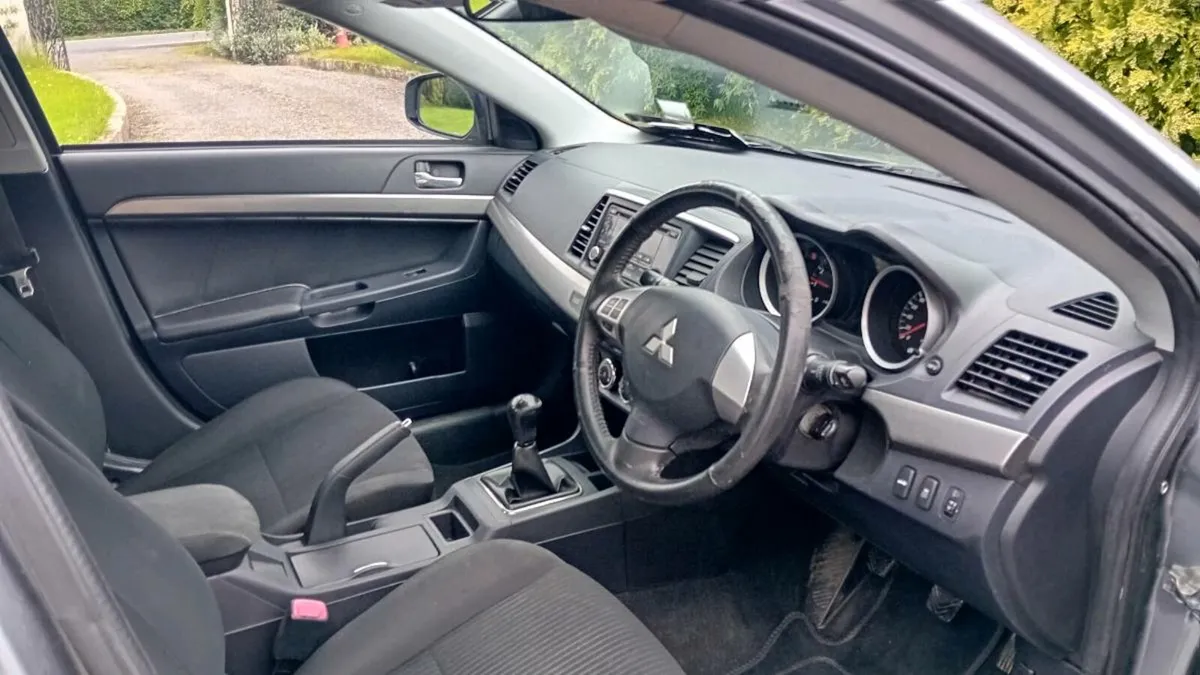 2016 Mitsubishi Lancer - Image 4