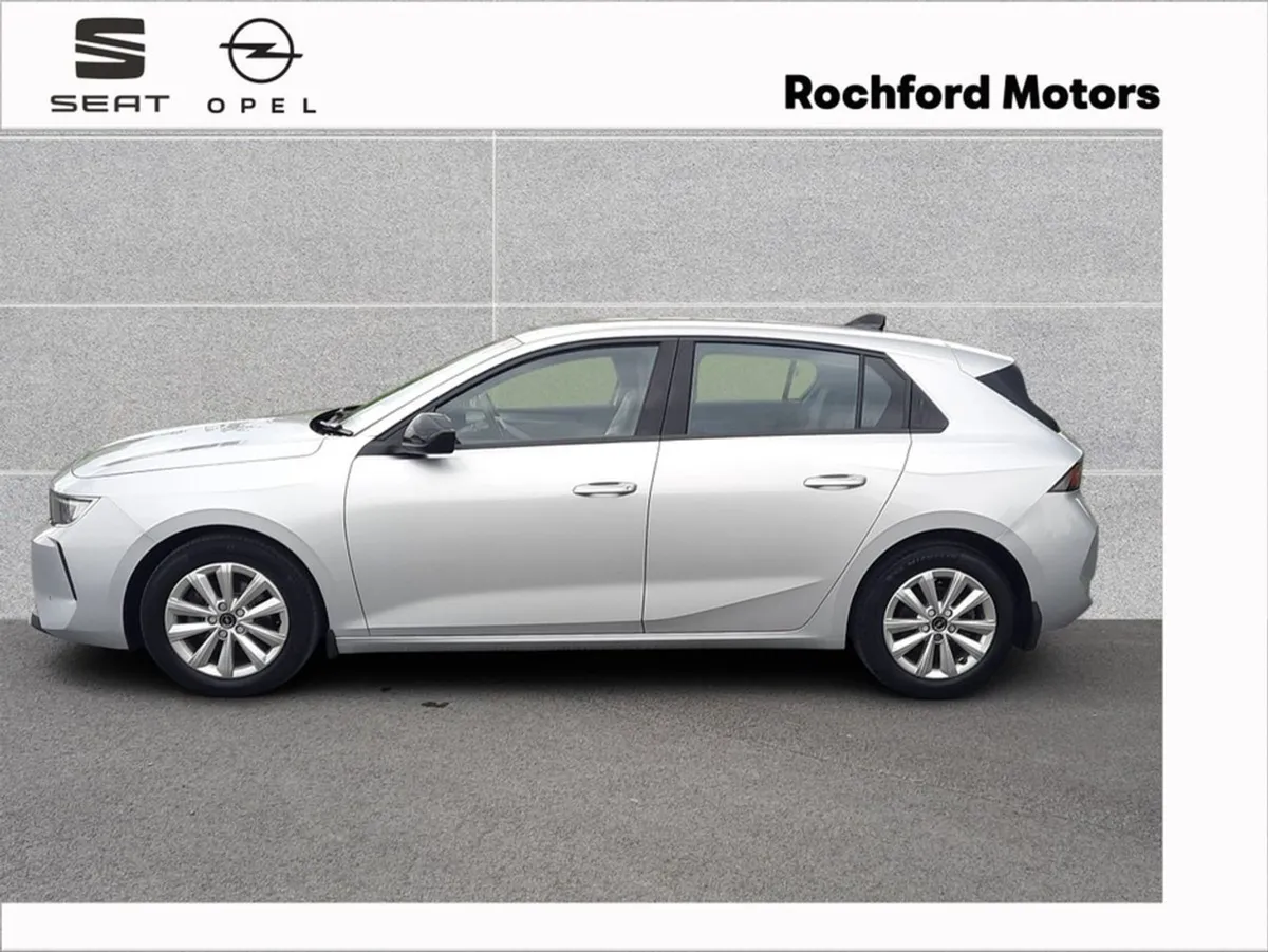 Opel Astra 5 DR Hatch SC 1.2i 110PS Petrol - Image 3